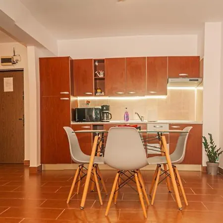 Mira Apartment *